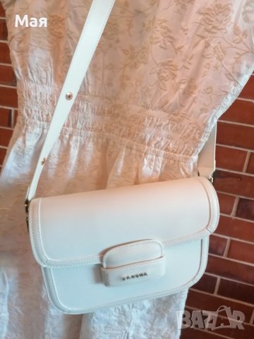 Рокля M Reserved