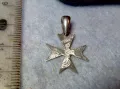 АРИСТОКРАТИЧЕН РИЦАРСКИ СТИЛ ПЕНДАНТ СРЕБЪРЕН МАЛТИЙСКИ КРЪСТ СРЕБРО 925 с БЯЛА ПОЗЛАТА 49147, снимка 3