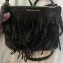 H&M черна дамска чанта с ресни и надпис "Follow your heart", снимка 1