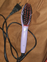 Четка за изправяне на косата с нагряване., снимка 1 - Други стоки за дома - 36381290