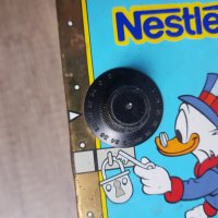 Стара метална кутия за бонбони на Nestle Disney Чичо Скрудж, снимка 3 - Колекции - 40717289