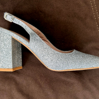 Комплект дамски официални обувки и малка чантичка тип „портмоне”., снимка 3 - Дамски елегантни обувки - 44826105