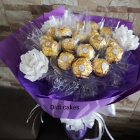 Букет от бонбони FERRERO ROCHER, снимка 1 - Декорация - 40911827