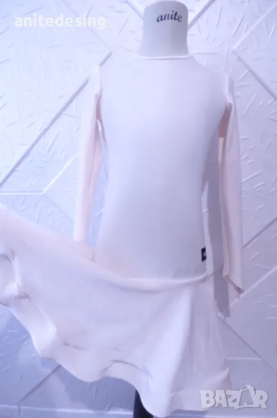 Детска  рокля за спортни танци в бледо прасковен цвят, снимка 1