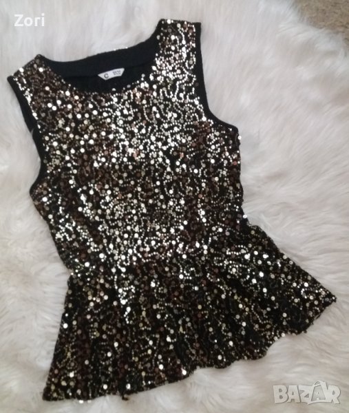 Черен топ, целият обшит със златисти пайети, снимка 1