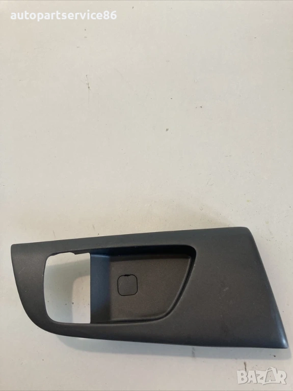 Рамка на задна лява дръжка за врата за KIA Magentis  2.0 CRDi (2009) 83611-2G500, снимка 1