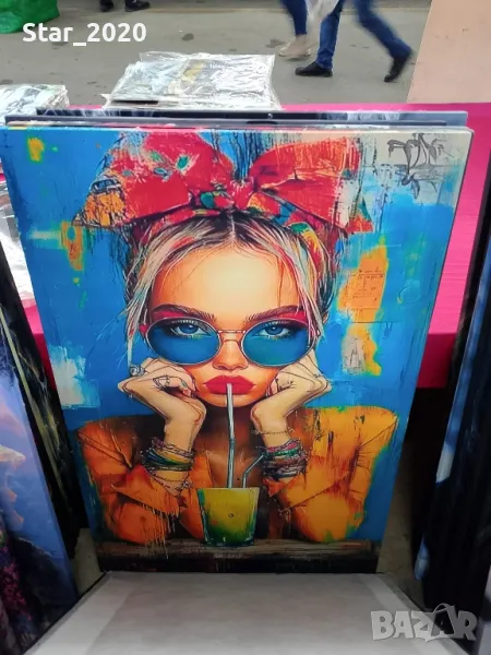 Светеща картина с LED осветление - момиче с очила , снимка 1