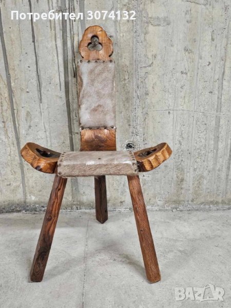Ръчно изработено трикрако столче с фрезовани елементи, снимка 1