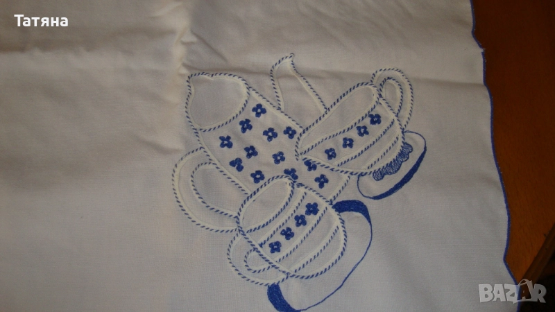 ПОКРИВКИ  за маса  --БРОДЕРИИ И АПЛИКАЦИИ, снимка 1