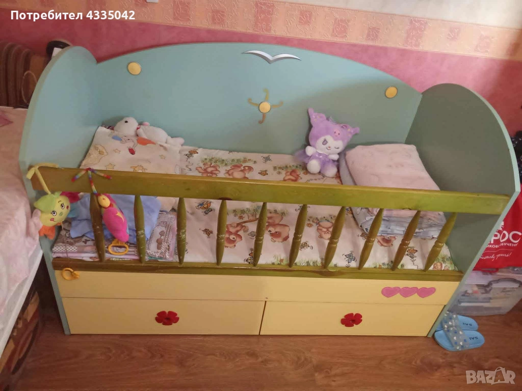 Продавам детско легло с матрак 140/70см., с две дълбоки чекмеджета., снимка 1