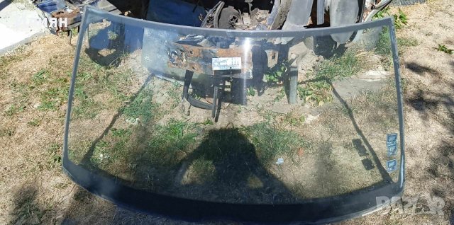 Предно стъкло челно за Мерцедес 124 седан , комби