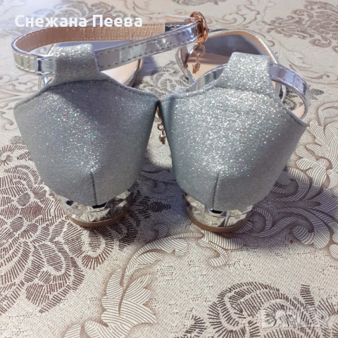 Нови дамски сандали, снимка 4 - Дамски елегантни обувки - 53752362