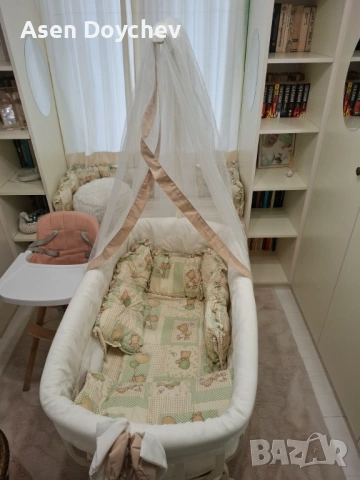 Детско легло-люлка с балдахин, матрак и възглавнички 100 евро, снимка 3 - Бебешки легла и матраци - 53663774