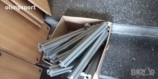 етажерка с вратички Практикер  размери 150 х 90 см  има забележки лично предаване