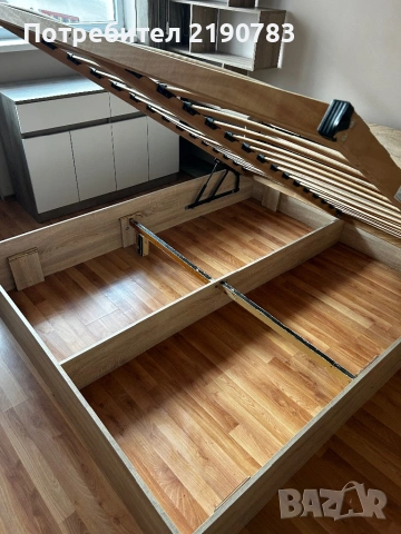 Продавам спалня с подматрачна рамка+матрак, снимка 3 - Спални и легла - 53737293