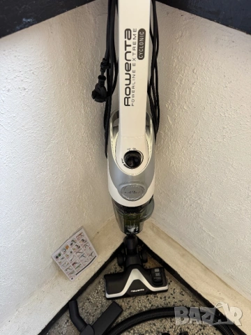 Вертикална Прахосмукачка с Кабел Rowenta RH8147WA Powerline Extreme Cyclonic, 750W!, снимка 2 - Прахосмукачки - 53802805