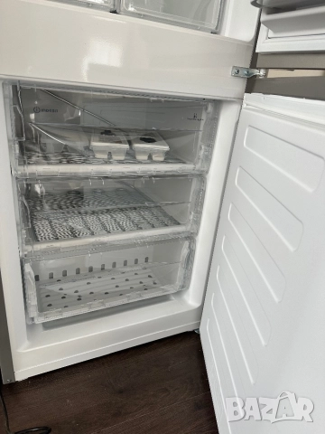 Хладиник с фризер Indesit  IBD 5515 S 1, снимка 3 - Хладилници - 52800448