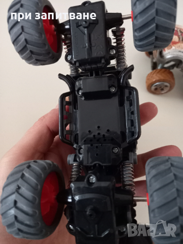 Две колички Монстер, едната е на Dickie, снимка 10 - Коли, камиони, мотори, писти - 44603610