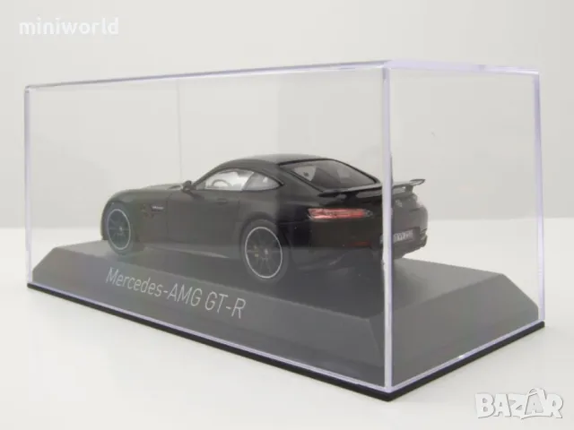Mercedes AMG GT-R 2019 - мащаб 1:43 на Norev моделът е нов в PVC дисплей-кейс, снимка 8 - Колекции - 49553417