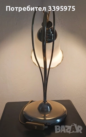 Елегантна нощна лампа с матов абажур от Англия, снимка 3 - Настолни лампи - 51561980