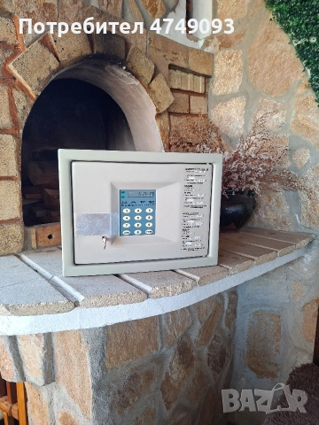 Метален сейф с Код и Ключ, снимка 2 - Сейфове и каси - 53641989