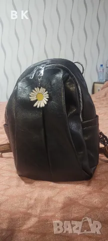 Черна дамска кожена раница 