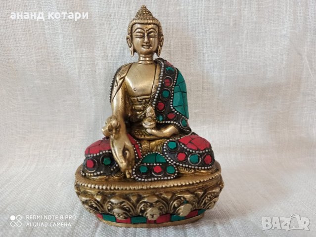 Буда статуя с естествен корал 