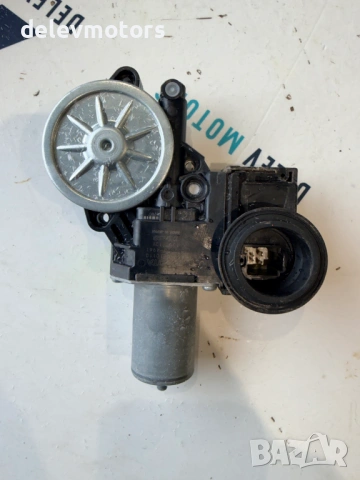 69810-F4010 моторче за преден десен стъклоповдигач от Toyota C-HR 2.0 l-VVTi Hybrid двигател M20AFXS