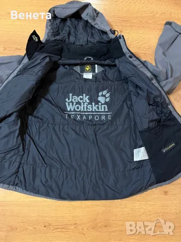 Дамско зимно яке Jack Wolfskin. Размер М., снимка 2 - Якета - 49316520