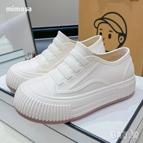 Нови гумени кецове за дъжд