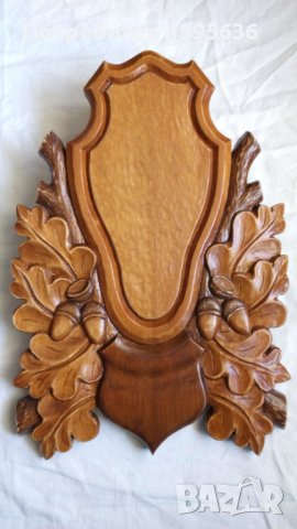 Дърворезба-поставка за ловен трофей