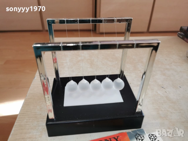 Перпетуум-мобиле с лед подсветка-НЮТОН ЛЮЛКА 15Х15Х11СМ 1501261733, снимка 16 - Колекции - 53112288