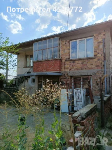 Двуетажна къща с. Васил Левски, снимка 2 - Къщи - 51094269