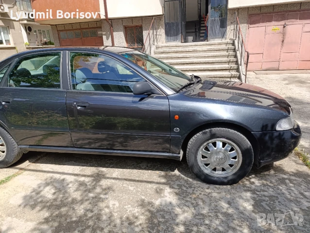 Продавам Ауди А4, 1.8, 125 к.с., бензин, 1995г, снимка 7 - Автомобили и джипове - 51172473