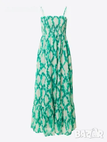 дълга красива рокля 