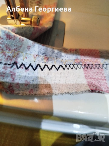 Метална шевна машина BERNETTE 812, снимка 7 - Шевни машини - 53685356