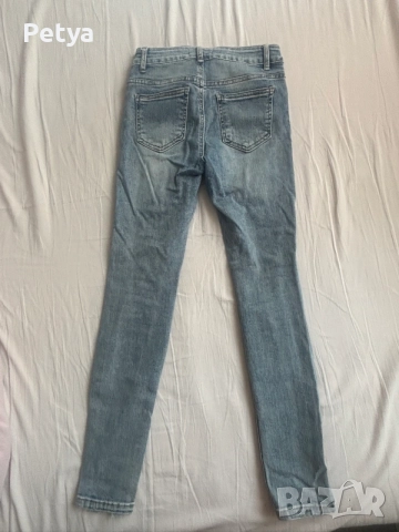 Дамски дънки скини с накъсани детайли, снимка 2 - Дънки - 55735912