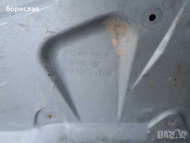 Преден ляв механизъм за стъклото за Фолксваген голф 4 , снимка 4 - Части - 52111270