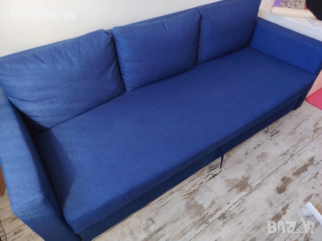 Диван ИКЕА триместен - модел FRIHETEN, снимка 5 - Дивани и мека мебел - 53762552