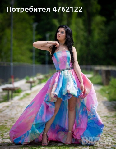 Абитуриентка рокля