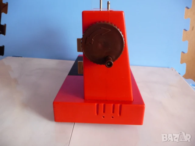 Колекционерска шевна машина Piko Juanita детска гоц шиене, снимка 4 - Образователни игри - 51014060