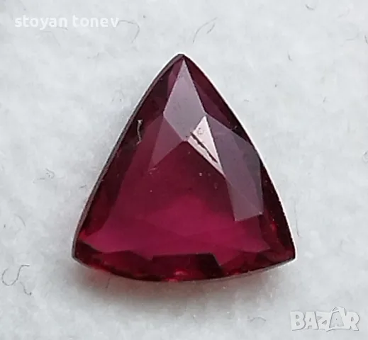 Ненагряван червен рубин с VS чистота - 0.71кт.! Сертифициран! Нов!, снимка 2 - Други - 47174449