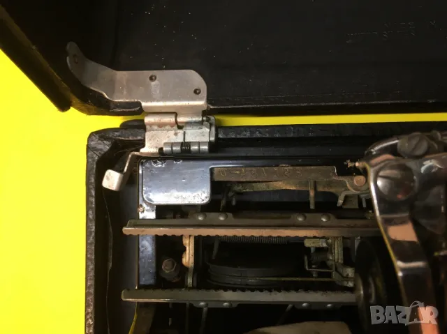 Винтидж пишеща машина Royal Portable  Латиница Модел O 1934 г. Работеща !, снимка 10 - Антикварни и старинни предмети - 48035393