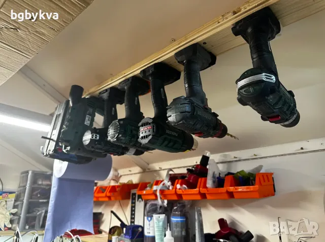 Стойки за стена за батерии и машини Parkside x20v