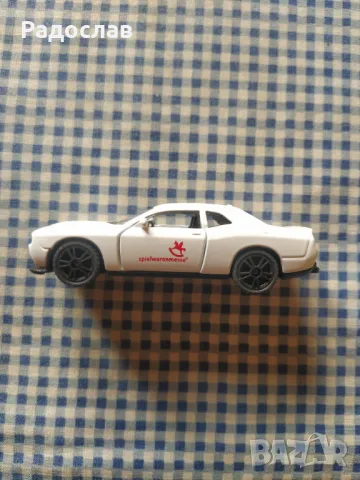 Siku количка Dodge Challenger, снимка 2 - Колекции - 49627590