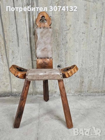 Ръчно изработено трикрако столче с фрезовани елементи, снимка 1 - Столове - 44310550