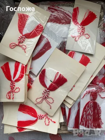 Мартеници за закачване на дреха