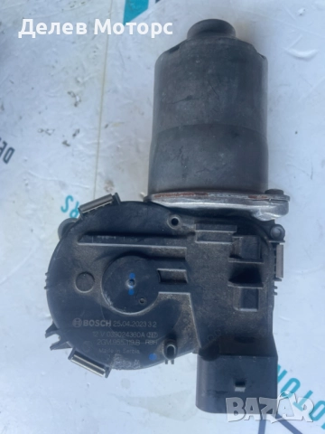 2GM955119B моторче за предни чистачки от Volkswagen T-Cross 1.0 TSI, двигател DLAA, 110 кс, снимка 2 - Части - 51689078