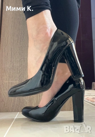 Черни лачени обувки