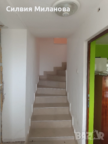 Къща в с. Крамолин, снимка 6 - Къщи - 51896013